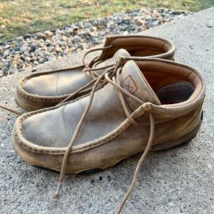 Woman’s twisted X’s